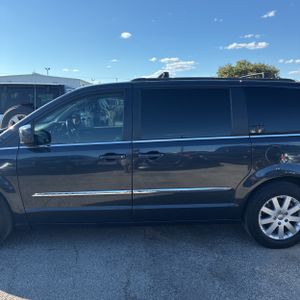 CHRYSLER TOWN AND COUNTRY TOURING - 4