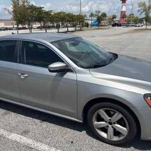 2013 Volkswagen PASSAT SE PZEV — миниатюра 13