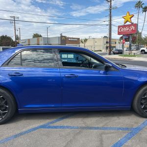2019 Chrysler 300 TOURING thumbnail 11