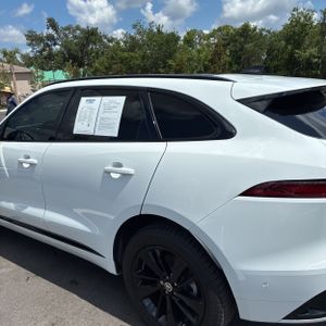 صورة 6 لـ 2024 Jaguar F-PACE P250 R-DYNAMIC S