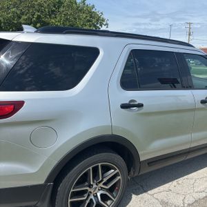 FORD EXPLORER SPORT - 9