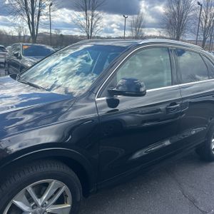 Audi Q3 2.0T Premium Plus - 2