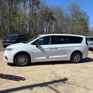 CHRYSLER PACIFICA TOURING L - 3