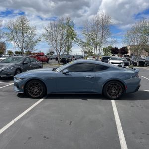 FORD MUSTANG GT PREMIUM - 3