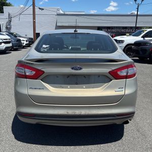 FORD FUSION SE - 7