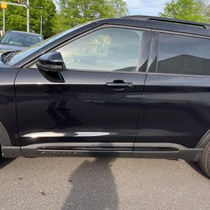 FORD EXPLORER ST - 4