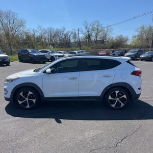 HYUNDAI TUCSON LIMITED - 3