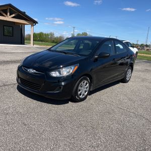 HYUNDAI ACCENT GLS - 1