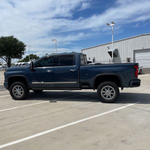 CHEVROLET SILVERADO 2500HD HIGH COUNTRY - 3