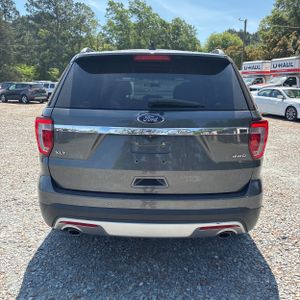 FORD EXPLORER XLT - 7