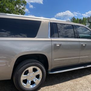 CHEVROLET SUBURBAN PREMIER - 9