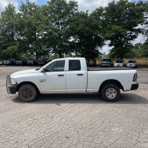 2019 RAM 1500 CLASSIC TRADESMAN — фото 3