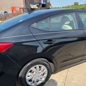 2018 Hyundai ELANTRA SE photo 9