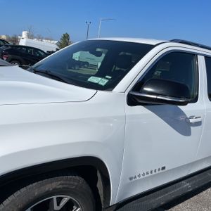 JEEP WAGONEER L SERIES III - 2