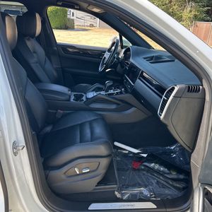 صورة مصغرة 32 لـ 2020 Porsche CAYENNE BASE