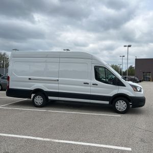 FORD E-TRANSIT 350 - 10