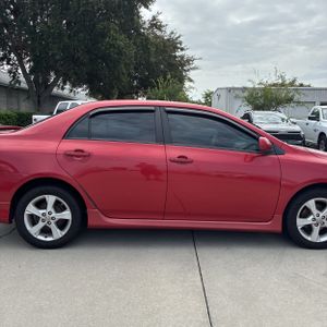 2011 Toyota COROLLA S — миниатюра 11