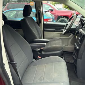 2009 Dodge GRAND CARAVAN SE — миниатюра 33