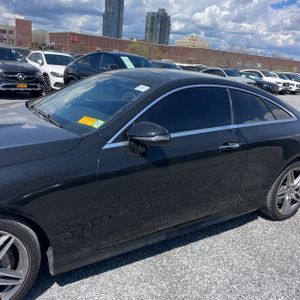 MERCEDES-BENZ E-CLASS - 4