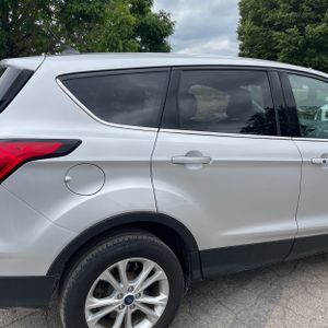 FORD ESCAPE SE - 9