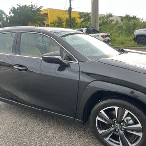 2025 Lexus UX 300H PREMIUM 照片 13