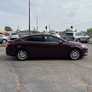 FORD FUSION SE - 10