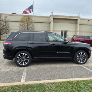 JEEP GRAND CHEROKEE OVERLAND - 10