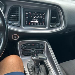 2019 Dodge CHALLENGER SXT — миниатюра 36