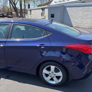 HYUNDAI ELANTRA GLS - 6