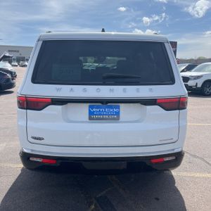 JEEP WAGONEER SERIES III - 7