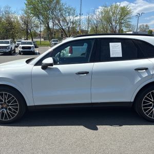 PORSCHE CAYENNE S - 4