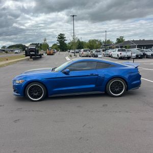 2017 FORD MUSTANG ECOBOOST PREMIUM — фото 3