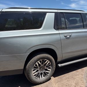 CHEVROLET SUBURBAN Z71 - 9