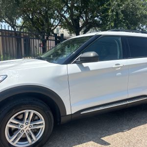 صورة 2 لـ 2023 FORD EXPLORER XLT