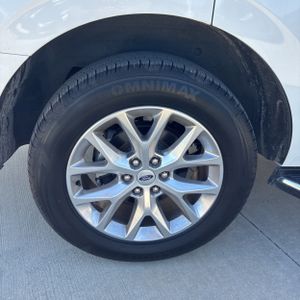2021 FORD EXPEDITION XLT — миниатюра 19