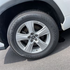 2024 Toyota HIGHLANDER LE 缩略图 19