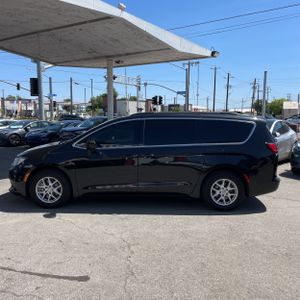 CHRYSLER VOYAGER LXI - 3