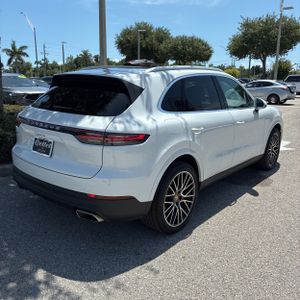 صورة 7 لـ 2022 Porsche CAYENNE