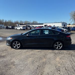 FORD FUSION SE - 3