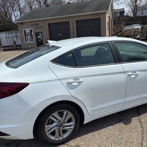 HYUNDAI ELANTRA VALUE EDITION - 9