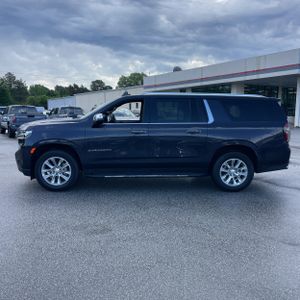 CHEVROLET SUBURBAN PREMIER - 3