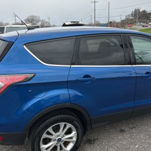 FORD ESCAPE SE - 9