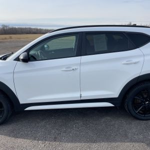 HYUNDAI TUCSON NIGHT - 4