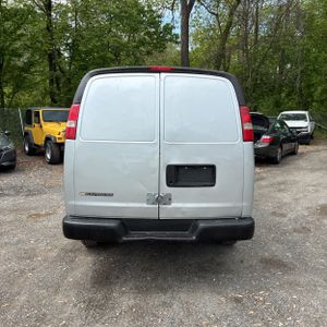 CHEVROLET EXPRESS 2500 - 7