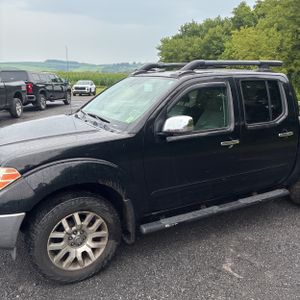 2010 Nissan FRONTIER LE 照片 2