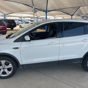 FORD ESCAPE SE - 4