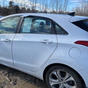 HYUNDAI ELANTRA GT BASE - 4