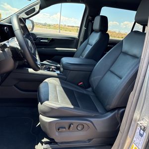 2025 Chevrolet TAHOE Z71 — миниатюра 32