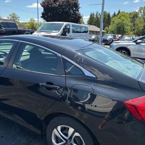 صورة 6 لـ 2017 Honda CIVIC LX