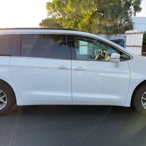2022 Chrysler PACIFICA TOURING L — миниатюра 11